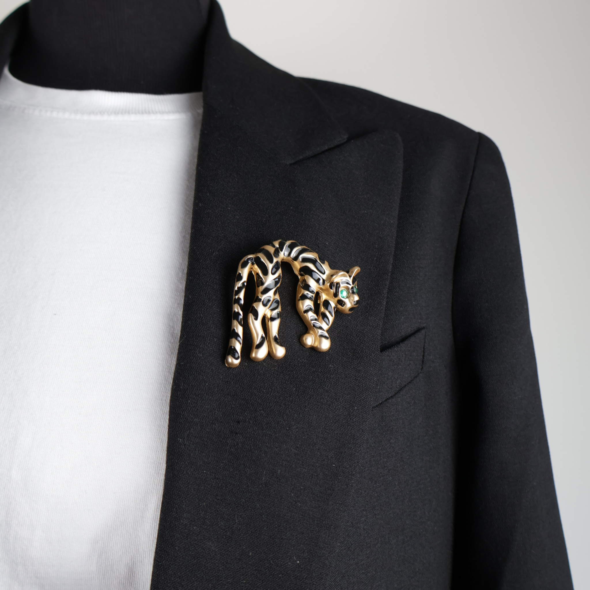 Brooch pin statement tiger green black gold