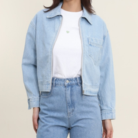 4000 denim jacket with zipper and chest pocket
